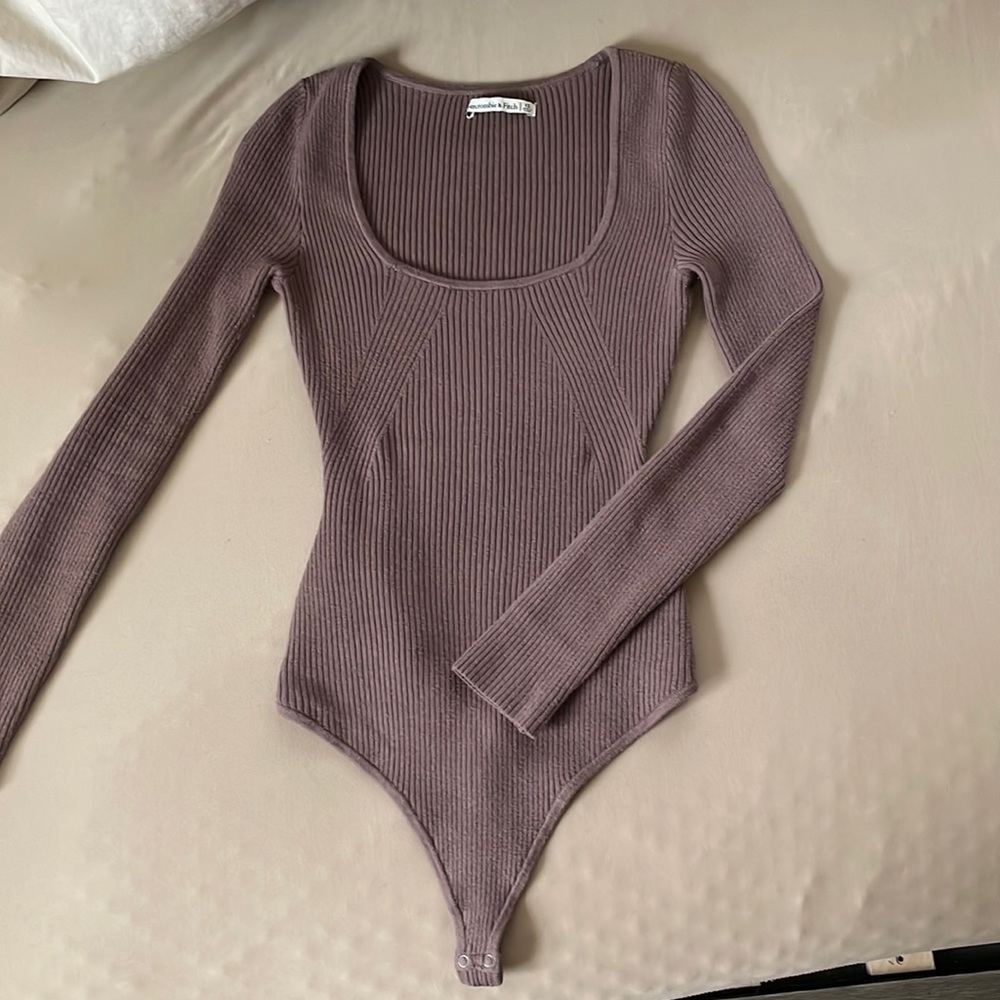 Abercrombie & Fitch square neck brown bodysuit